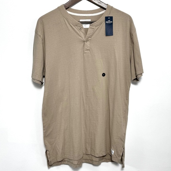 NWT Hollister Men's Relaxed Fit 100% Cotton Short Sleeve Henley Tee Light Tan - Picture 1 of 9